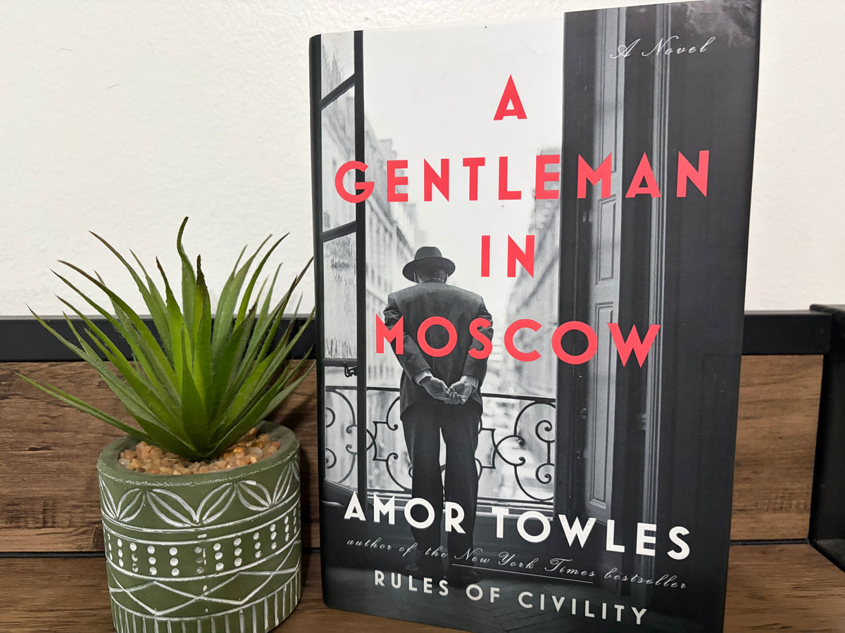 A Gentleman in Moscow by Amor Towles (Used - Excellent, Hardcover)