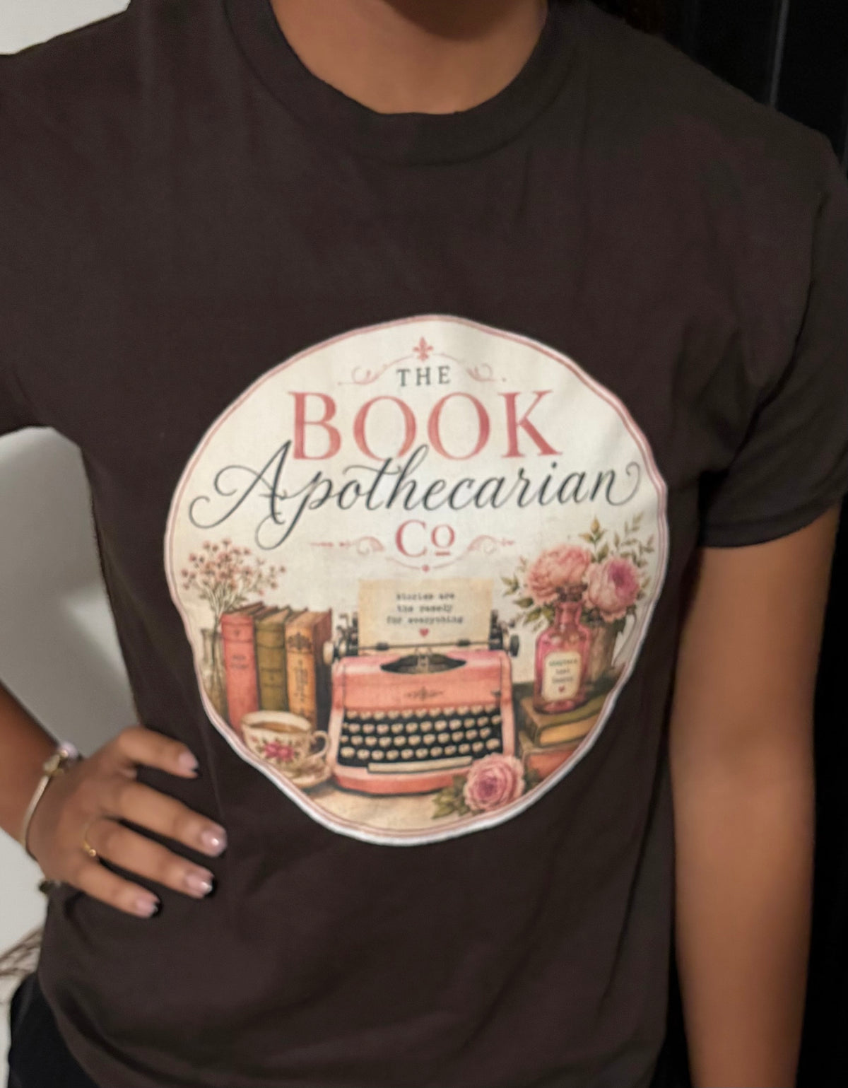 The Book Apothecarian Co Pink Typewriter Tee – Brown